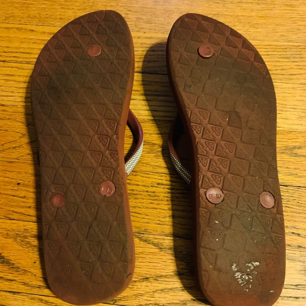 Red Roxy Flip Flops - Picture 4 of 5